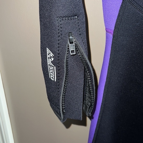 Women's Men's Wetsuit 3mm
Neoprene Front Zip Fulllength - Picture 8 of 10